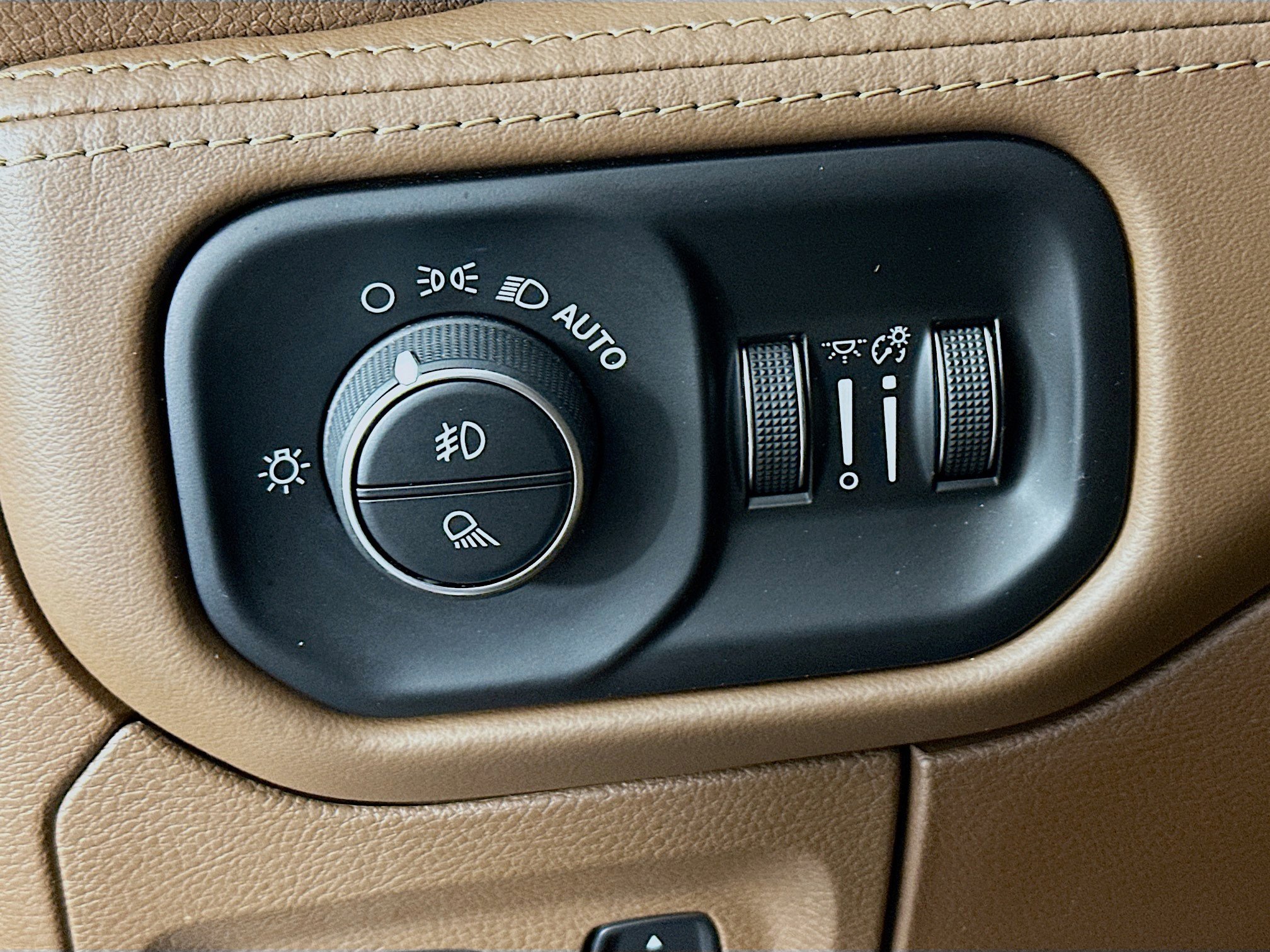 Used 2019 RAM 1500 Limited image 17