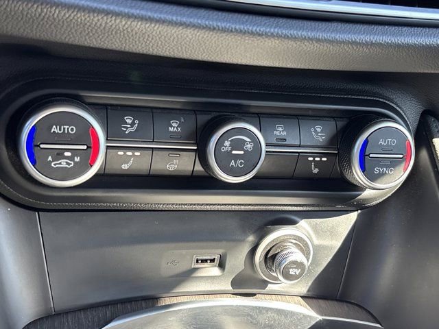 Used 2021 Alfa Romeo Stelvio Ti AWD/4WD image 36