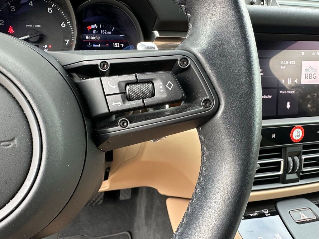 Certified 2025 Porsche Macan image 17