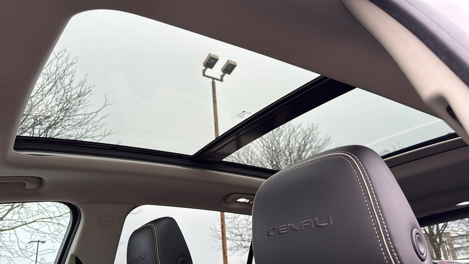 Used 2018 GMC Terrain Denali w/ Comfort Package image 28