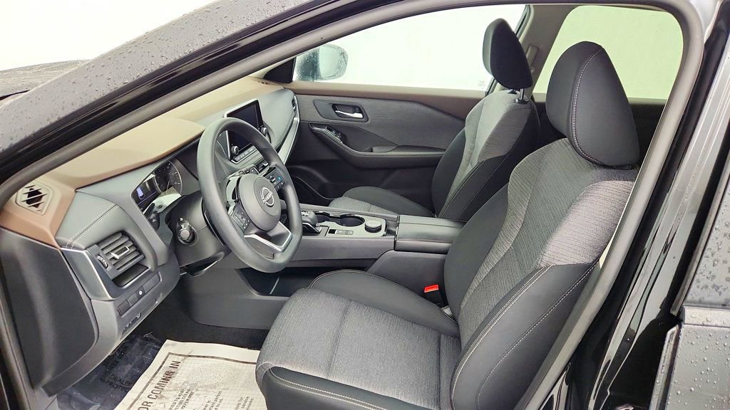 Used 2023 Nissan Rogue SV image 19