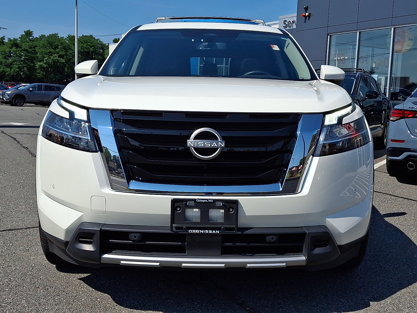 Certified 2024 Nissan Pathfinder Platinum AWD/4WD image 2