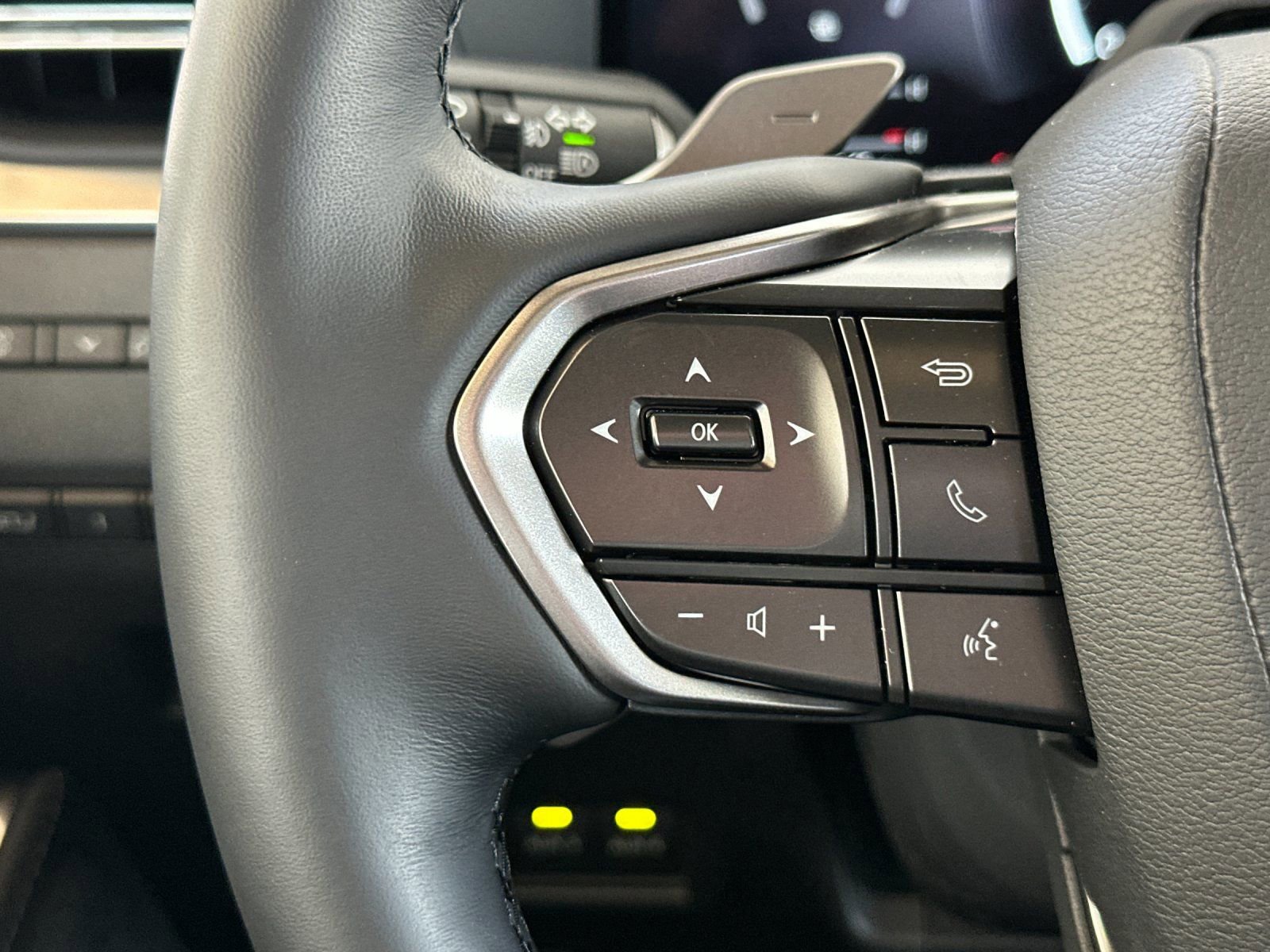 Used 2025 Lexus GX 550 w/ Accessory Package (CT) AWD/4WD image 26