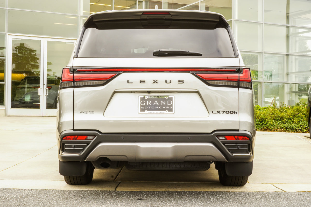 Used 2025 Lexus LX 700h Luxury w/ Appearance Package AWD/4WD image 11