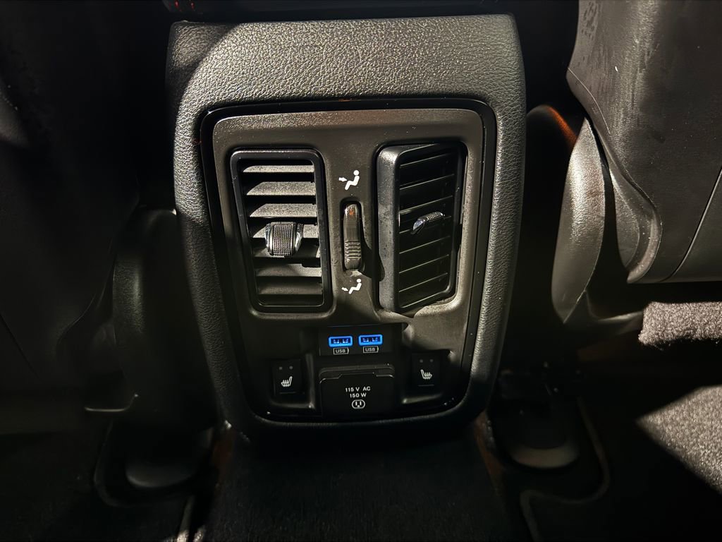 Used 2025 Dodge Durango GT AWD/4WD image 40