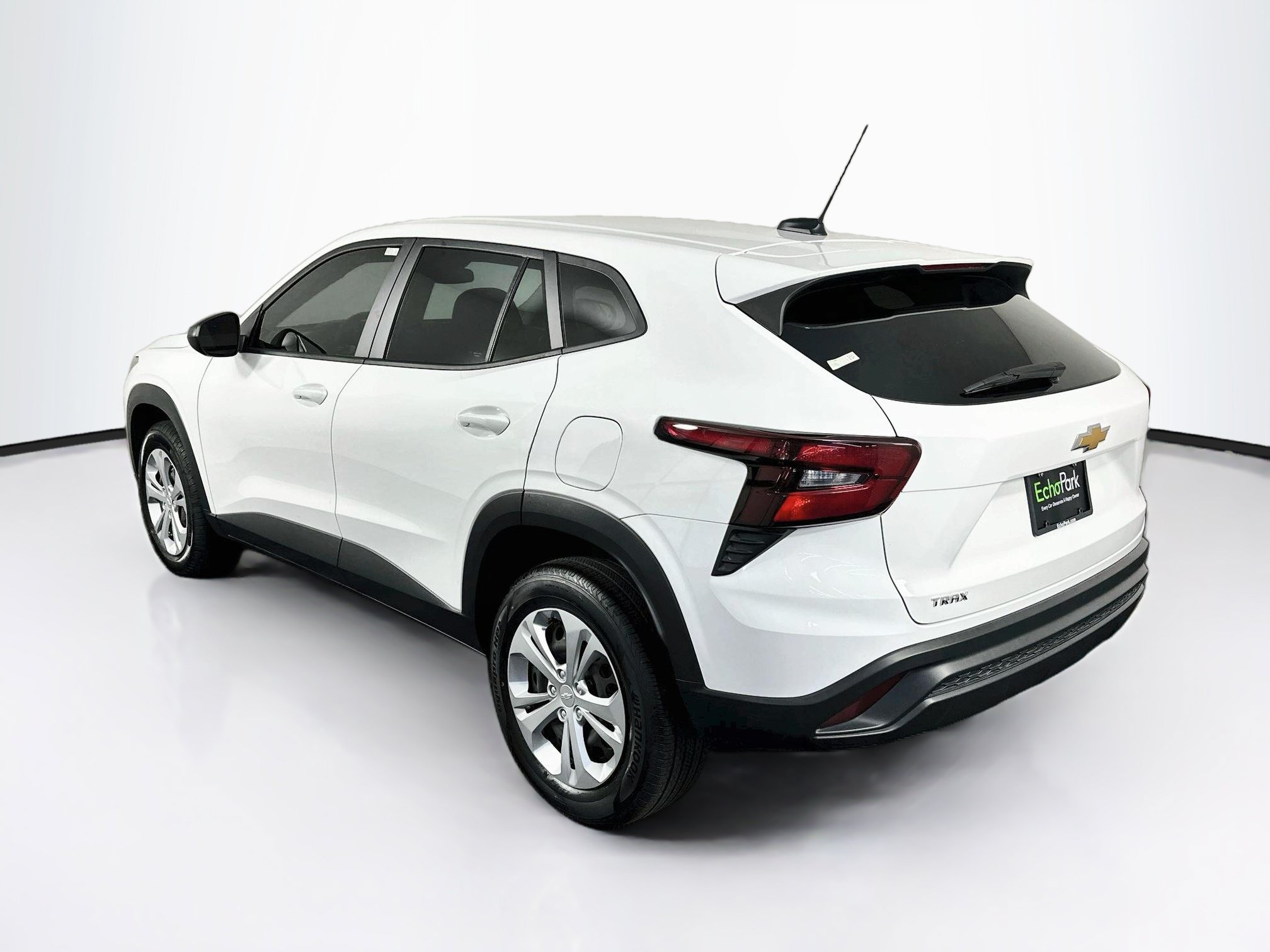 Used 2024 Chevrolet Trax LS FWD image 5