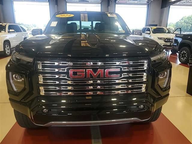 Used 2024 GMC Canyon Denali AWD/4WD image 24
