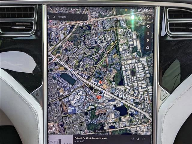 Used 2018 Tesla Model X 75D image 14