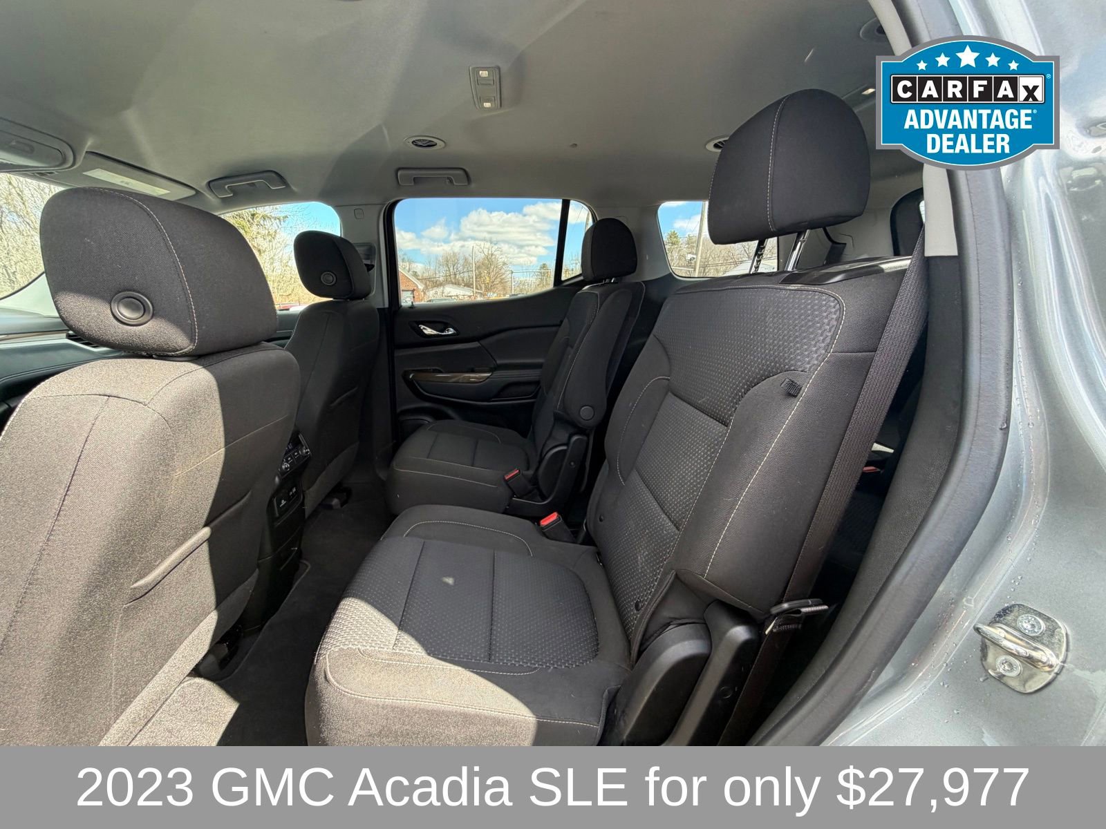 Used 2023 GMC Acadia SLE w/ Driver Convenience Package image 10