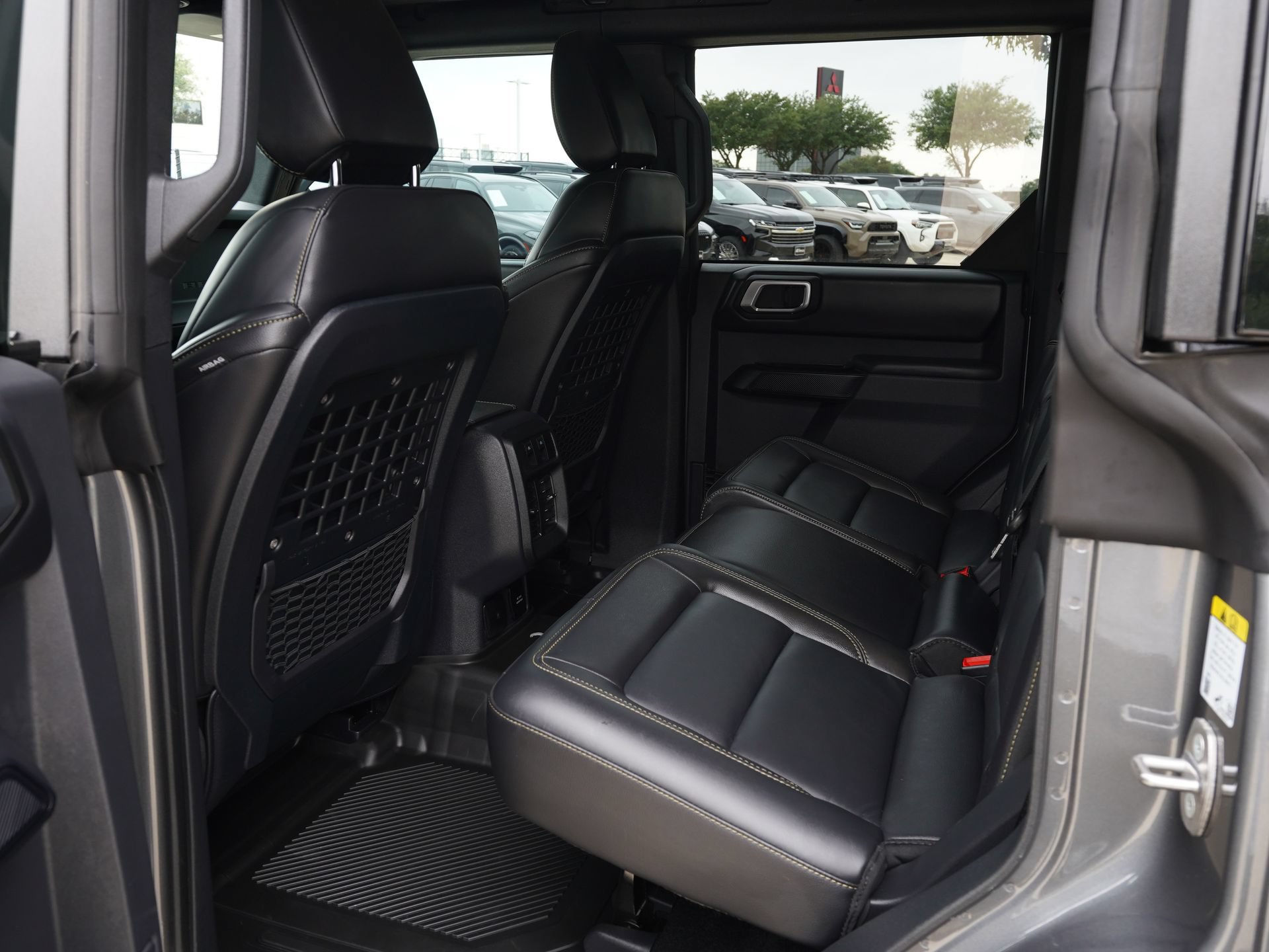 Used 2026 Ford Bronco Badlands AWD/4WD image 12