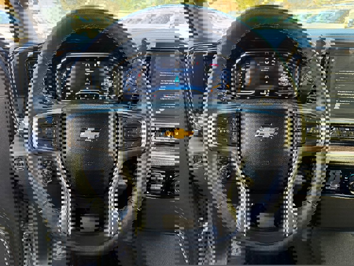 Used 2025 Chevrolet Silverado 2500 LT w/ Convenience Package image 22