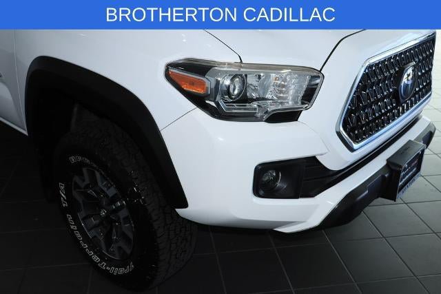Used 2018 Toyota Tacoma TRD Off-Road w/ Technology Package AWD/4WD image 12