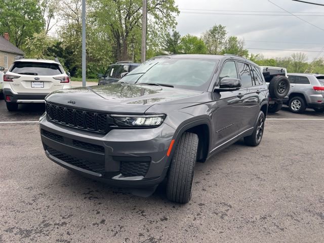 Used 2024 Jeep Grand Cherokee L Altitude AWD/4WD image 36