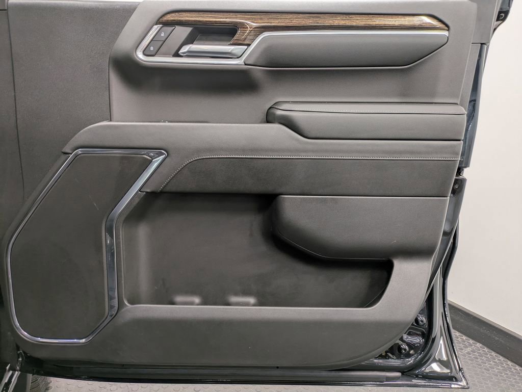 Used 2024 GMC Sierra 1500 Elevation w/ LPO, Elevation Black Package image 28