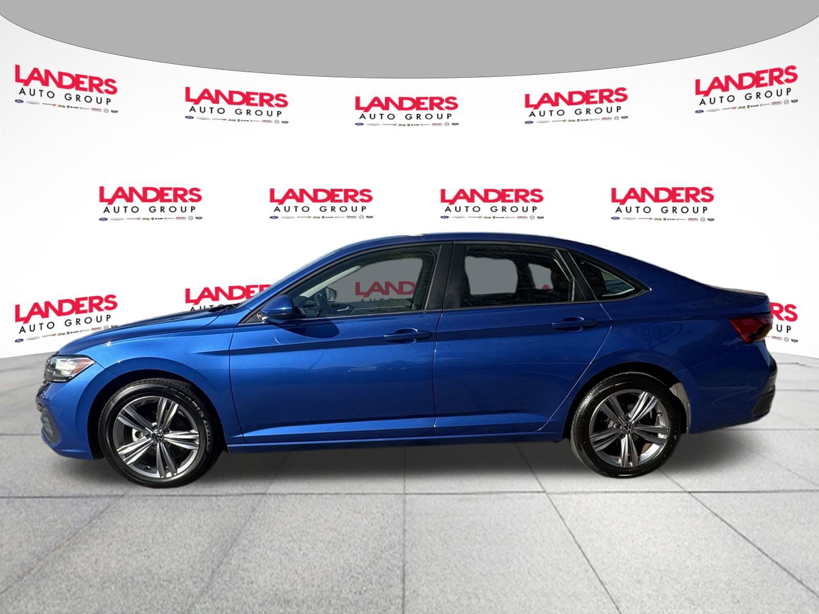 Used 2024 Volkswagen Jetta SE image 6