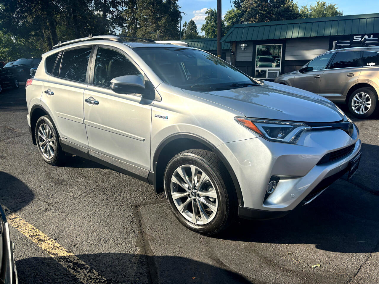 Used 2016 Toyota RAV4 Limited w/ Advanced Technology Package image 6