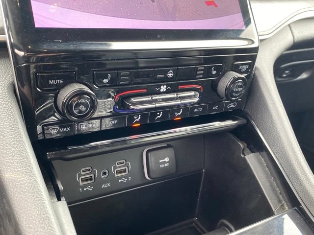 Used 2023 Jeep Grand Cherokee Limited AWD/4WD image 12