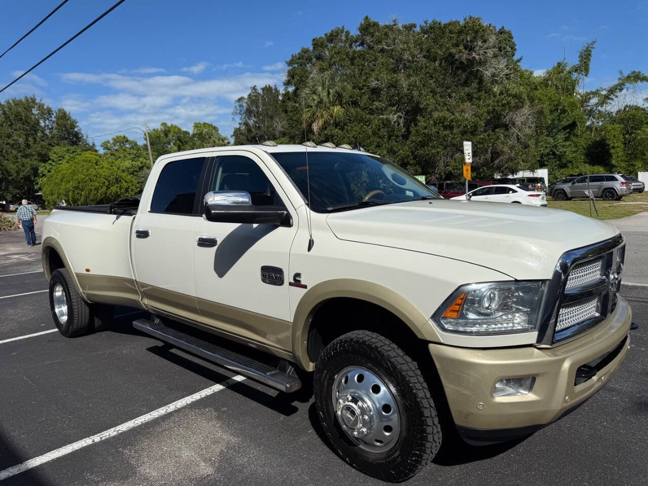 Used 2016 RAM 3500 Laramie Longhorn image 14