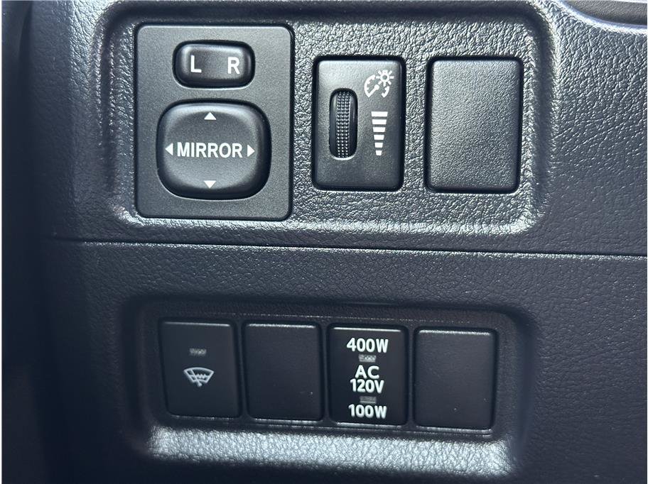Used 2018 Toyota 4Runner TRD Off-Road Premium w/ TRD Performance Package AWD/4WD image 27