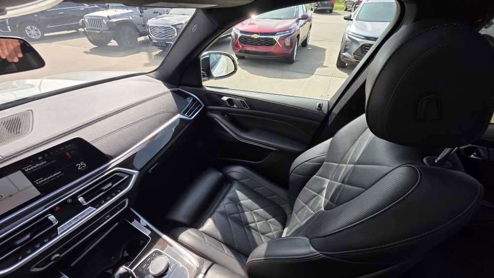 Used 2023 BMW X5 xDrive40i AWD/4WD image 21