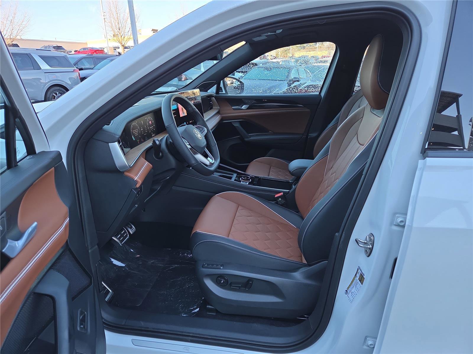 New 2026 Volkswagen Tiguan SEL R-Line image 14