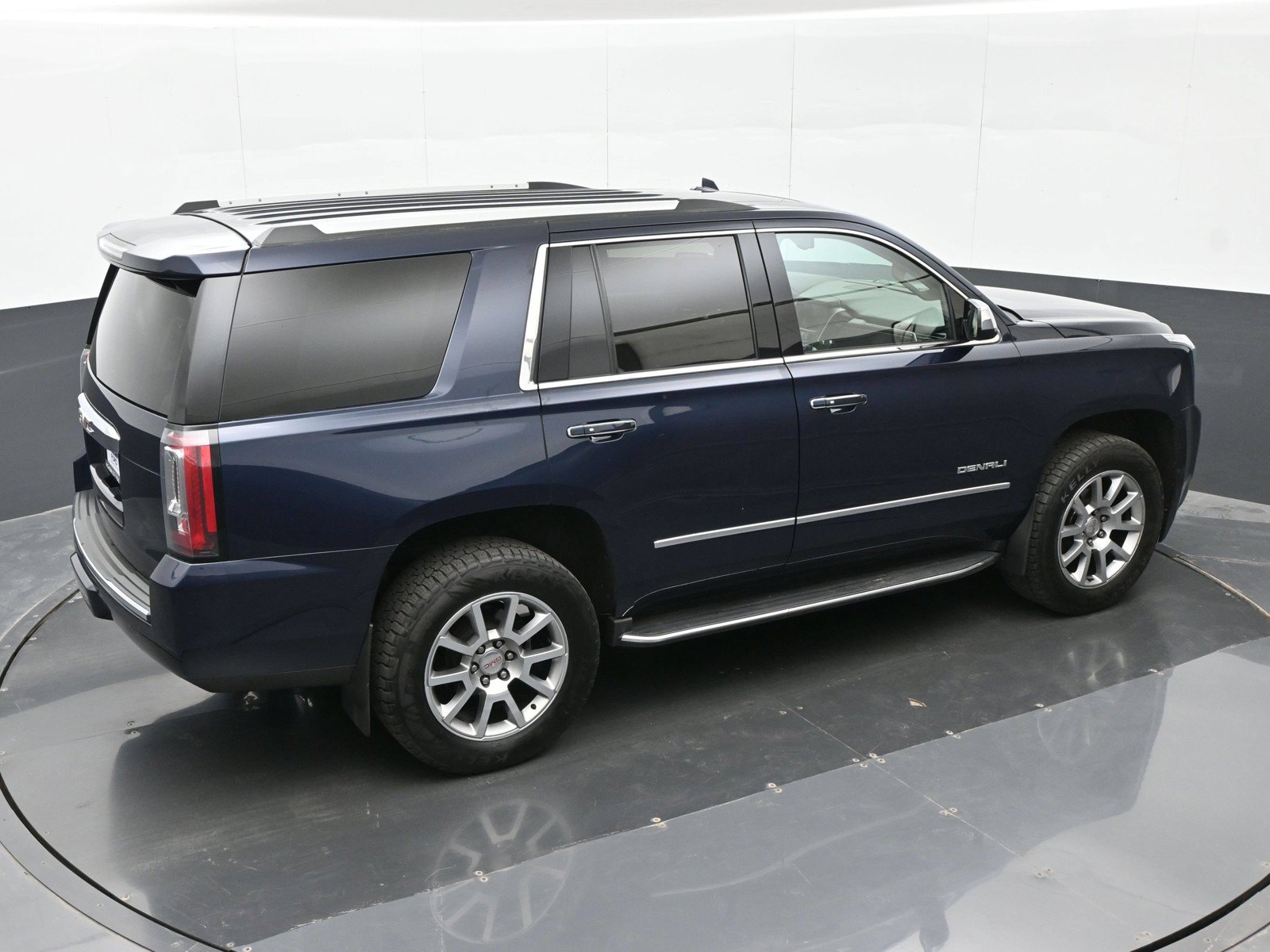Used 2020 GMC Yukon Denali w/ Open Road Package AWD/4WD image 31