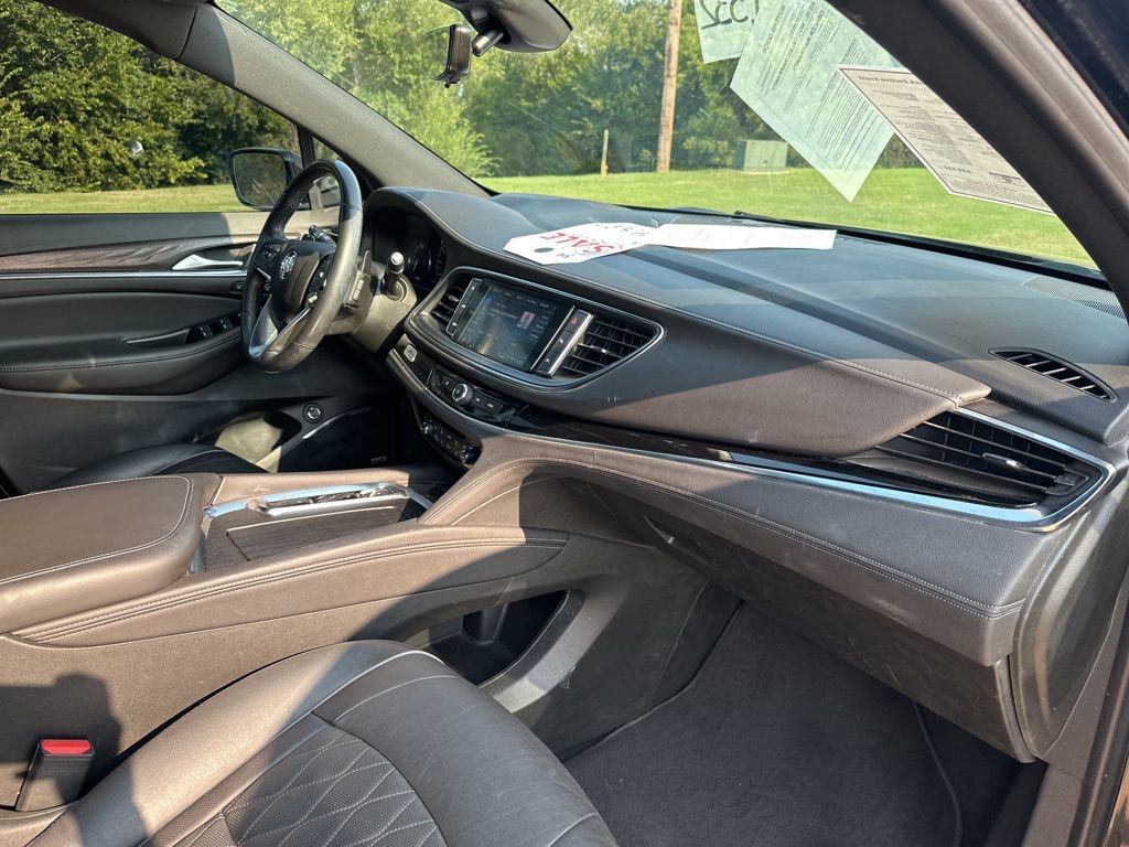 Used 2022 Buick Enclave Avenir w/ Avenir Technology Package image 28
