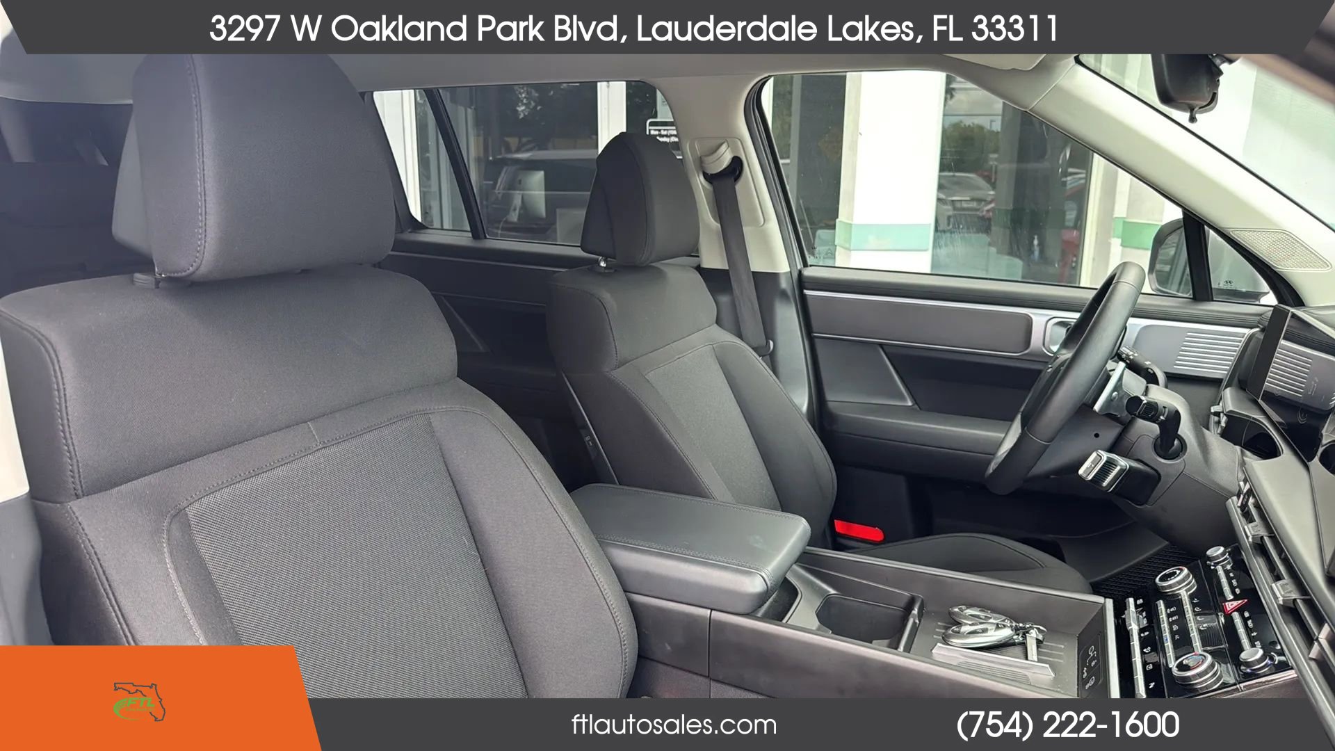 Used 2025 Hyundai Santa Fe SE FWD image 35