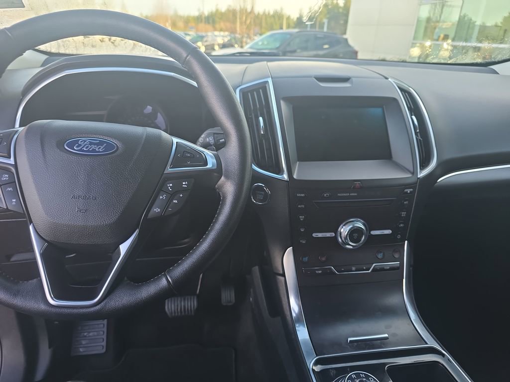 Used 2019 Ford Edge Titanium w/ Equipment Group 301A image 12