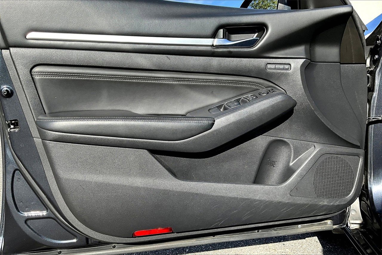 Used 2019 Nissan Altima 2.5 Platinum image 26