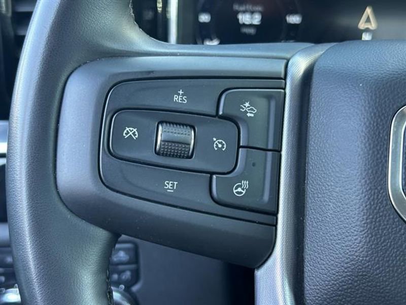 Used 2025 GMC Sierra 1500 SLT AWD/4WD image 12
