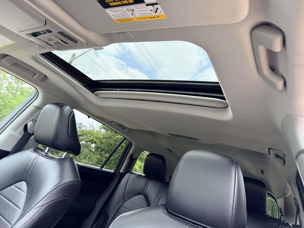 Used 2023 Toyota Highlander XLE AWD/4WD image 20