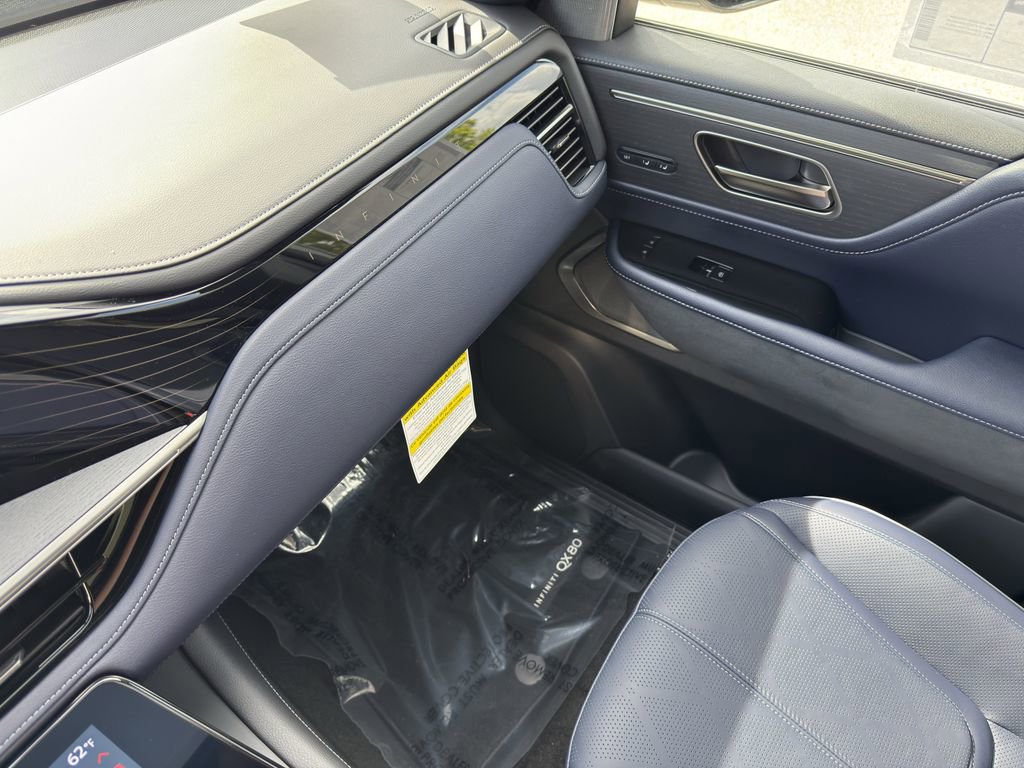 New 2026 INFINITI QX80 4WD w/ Sport Exterior Package image 32