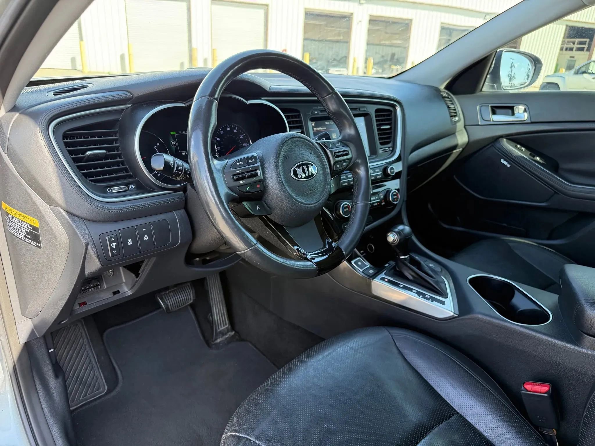 Used 2015 Kia Optima EX image 17