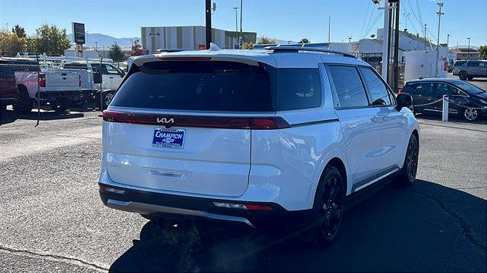 Used 2023 Kia Carnival SX Prestige image 5