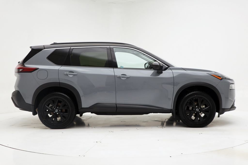 Used 2023 Nissan Rogue SV w/ SV Premium B Package AWD/4WD image 3