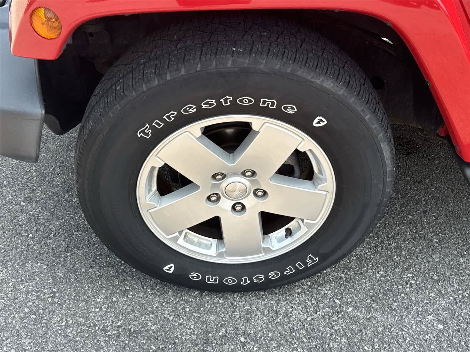 Used 2012 Jeep Wrangler Unlimited Sahara w/ Connectivity Group AWD/4WD image 12