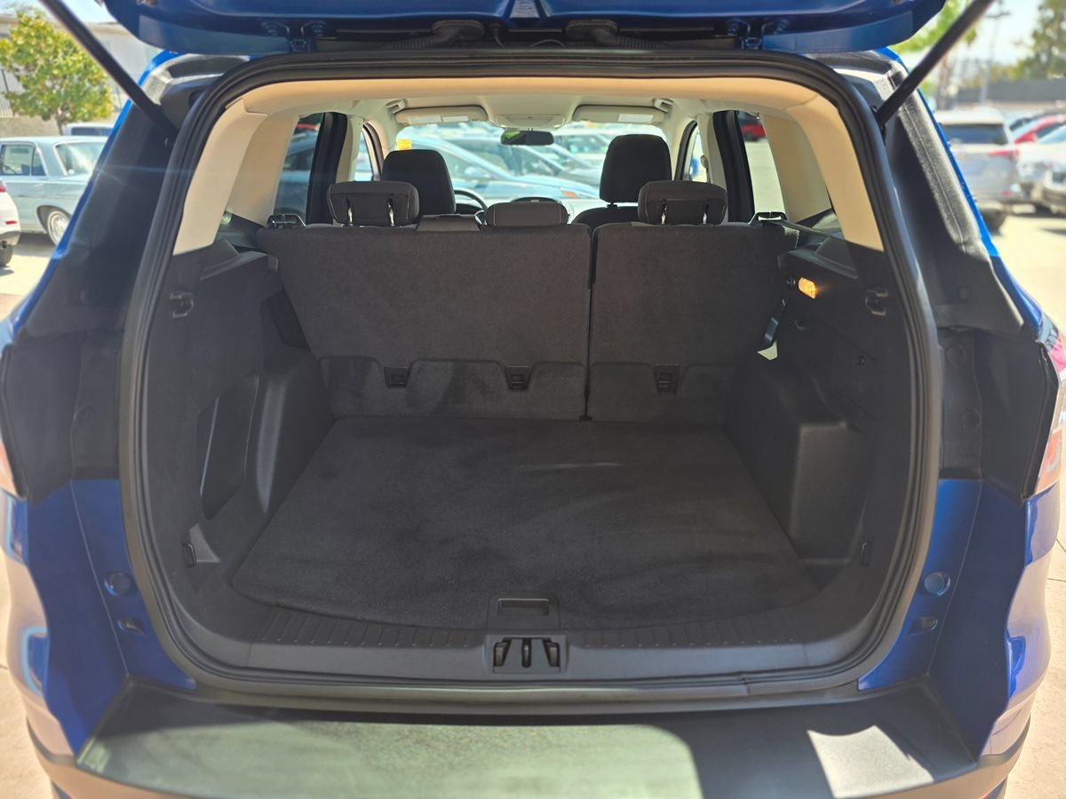 Used 2017 Ford Escape SE FWD image 18