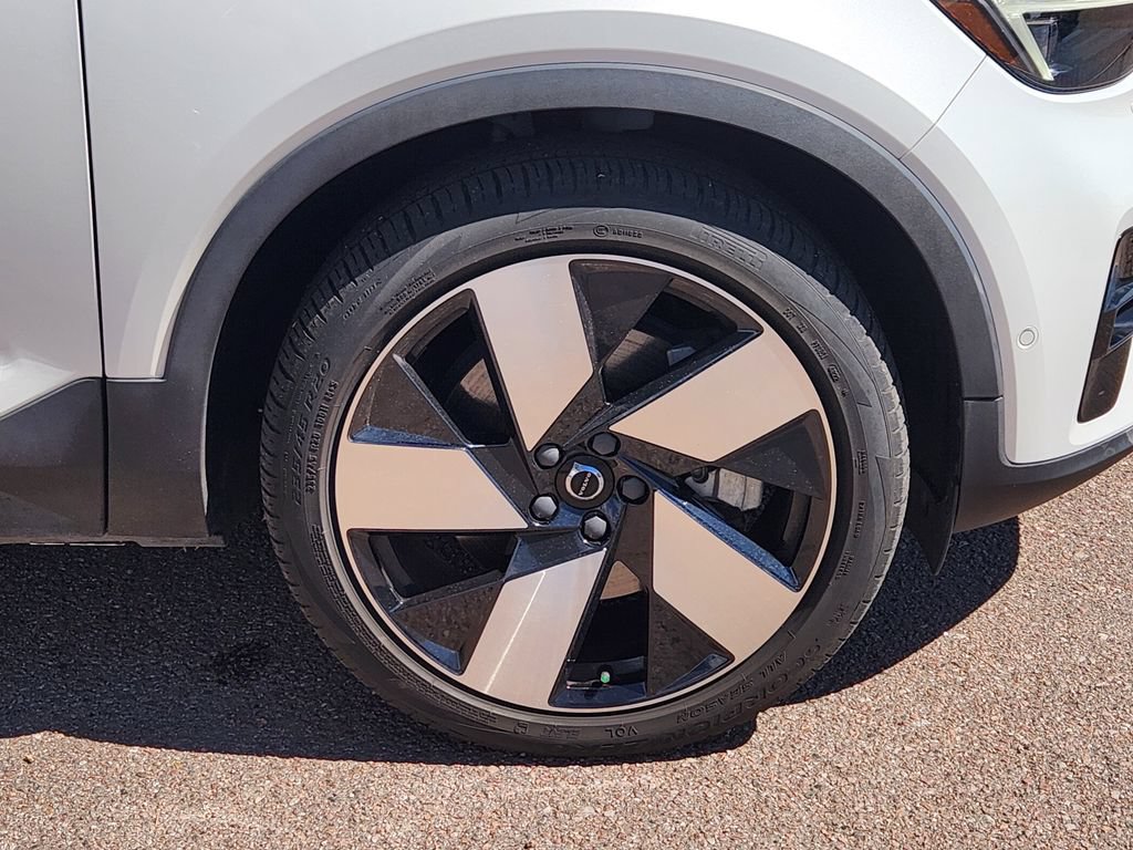 Used 2023 Volvo C40 P8 Recharge Ultimate AWD/4WD image 30