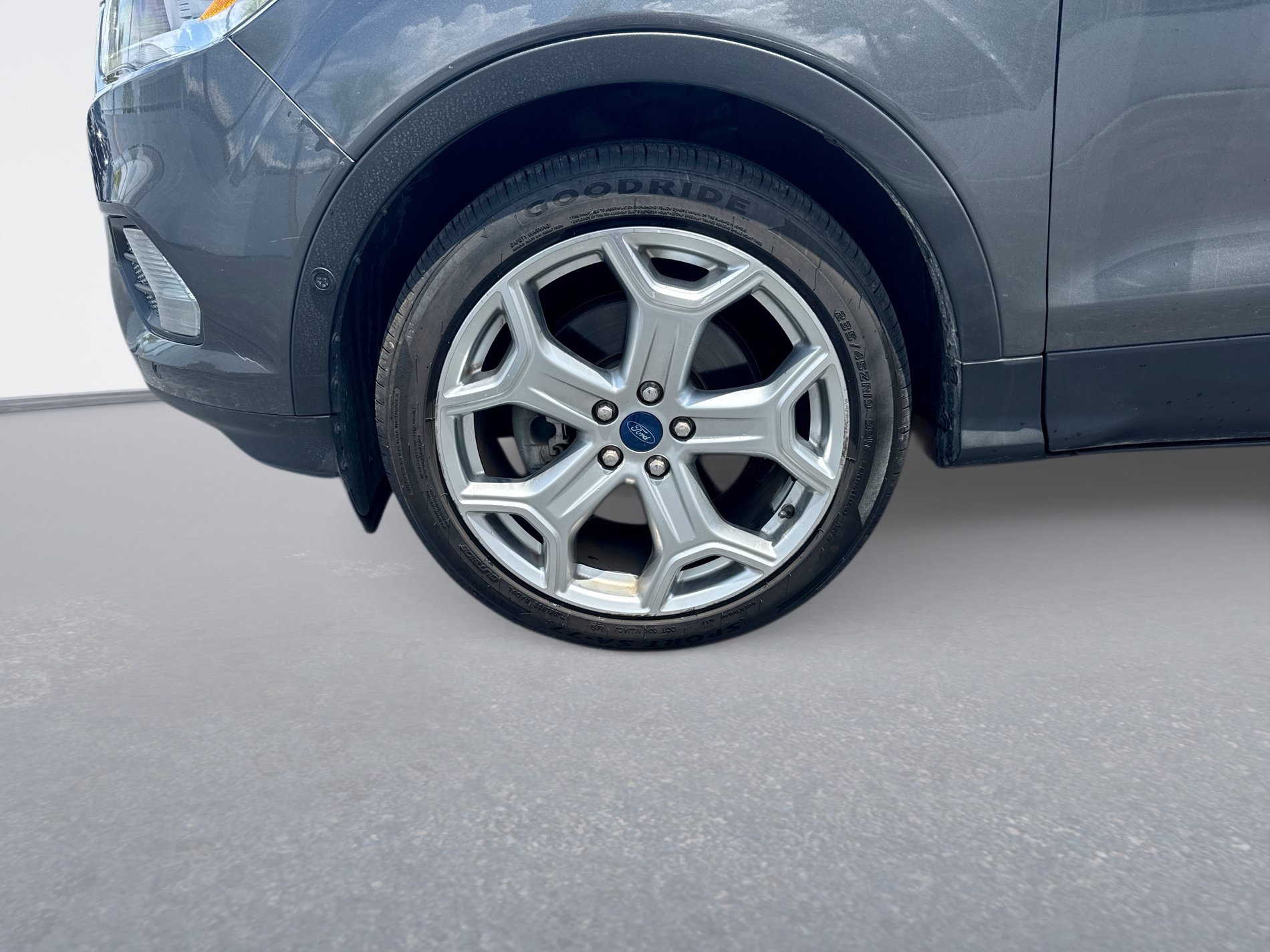 Used 2019 Ford Escape Titanium FWD image 11