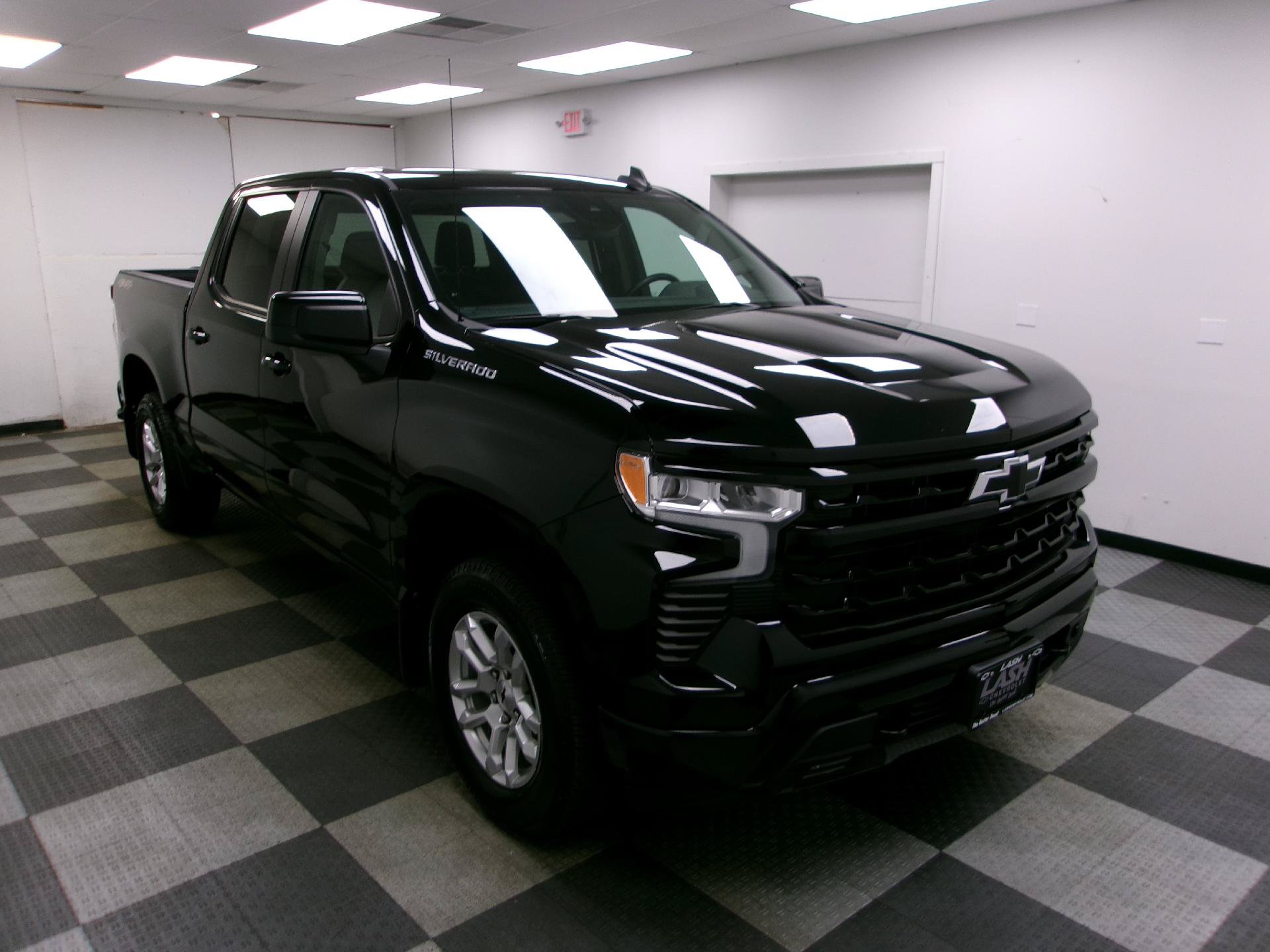 Used 2024 Chevrolet Silverado 1500 RST w/ Protection Package AWD/4WD image 12