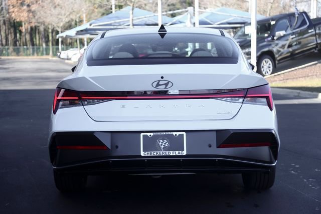 New 2025 Hyundai Elantra Limited image 3