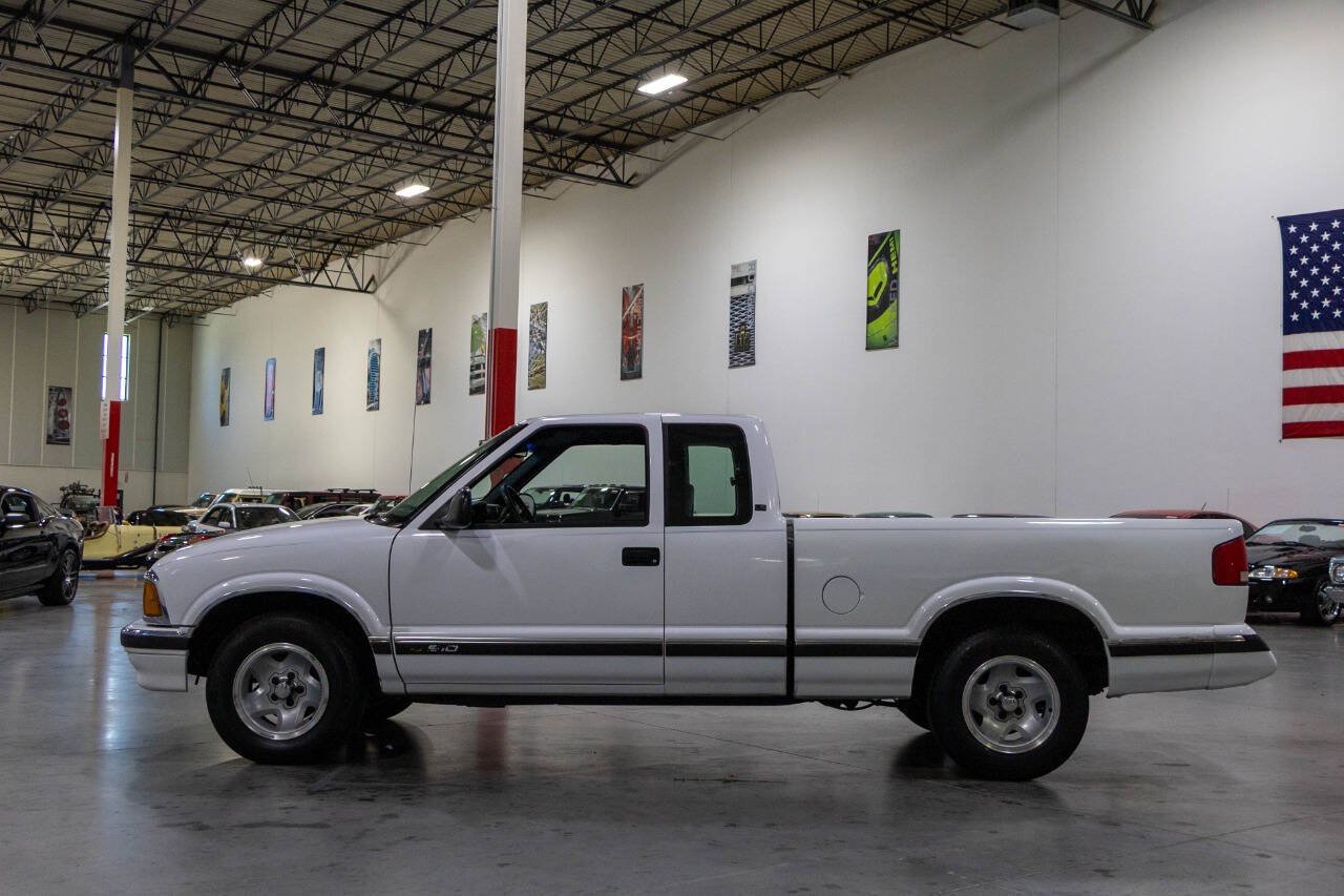 Used 1995 Chevrolet S10 Pickup LS RWD image 3