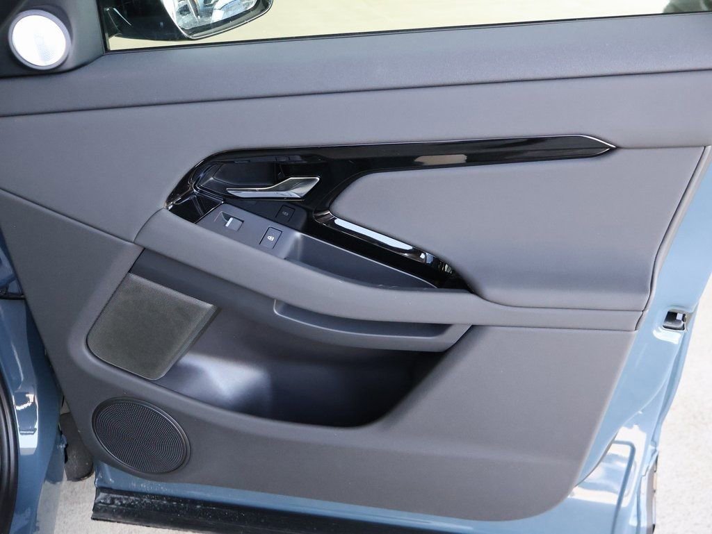 Certified 2026 Land Rover Range Rover Evoque Dynamic SE image 13