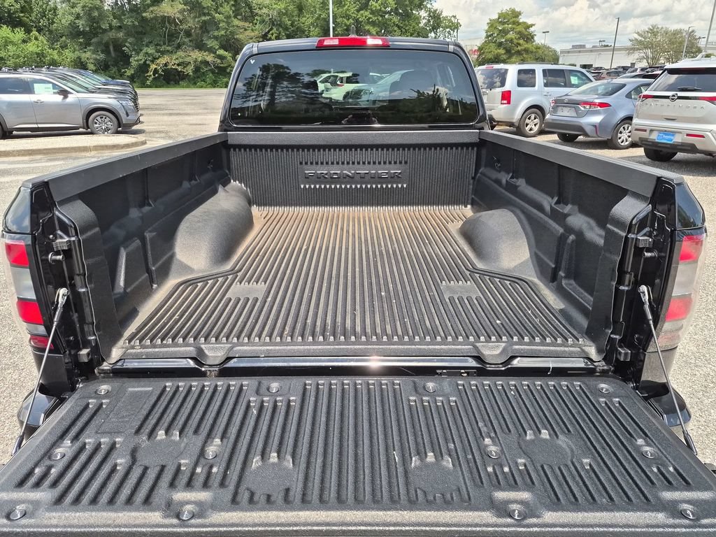 Used 2025 Nissan Frontier SV RWD image 36