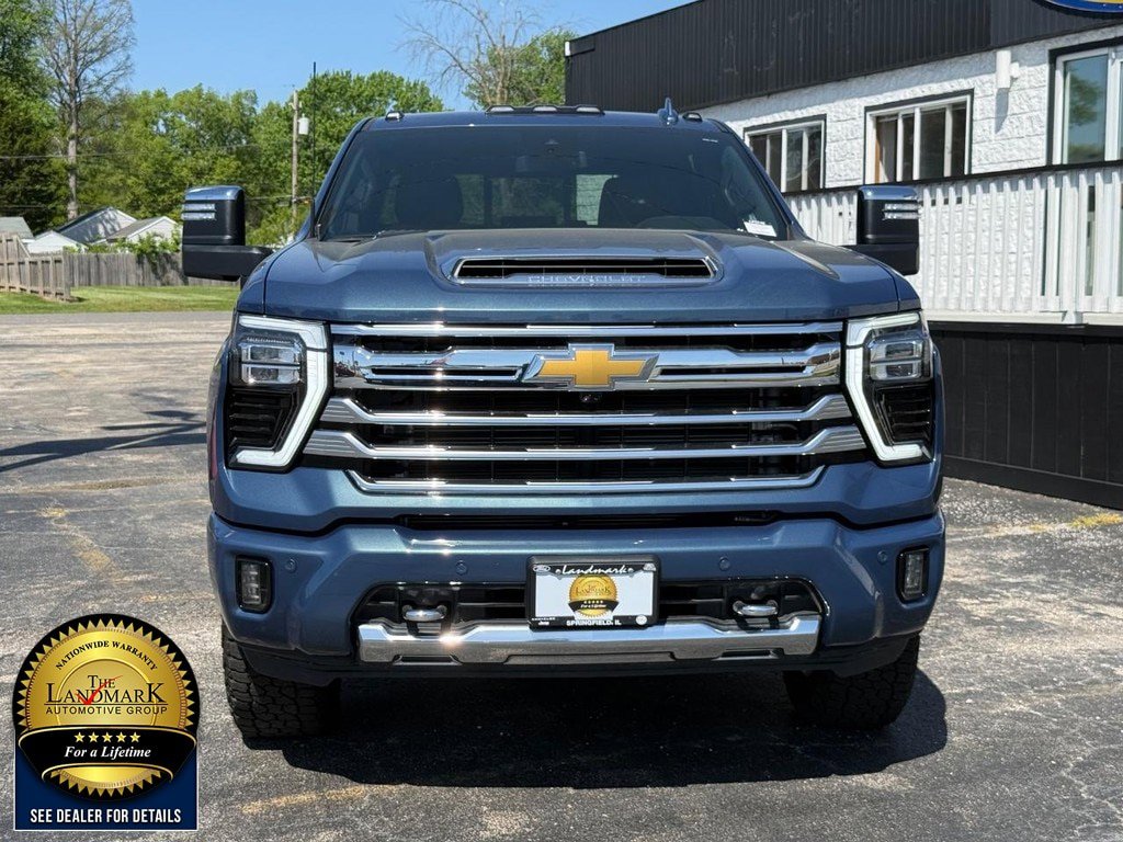 Used 2024 Chevrolet Silverado 3500 High Country w/ Z71 Off-Road Package AWD/4WD image 2