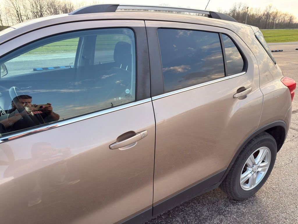 Used 2018 Chevrolet Trax LT image 14