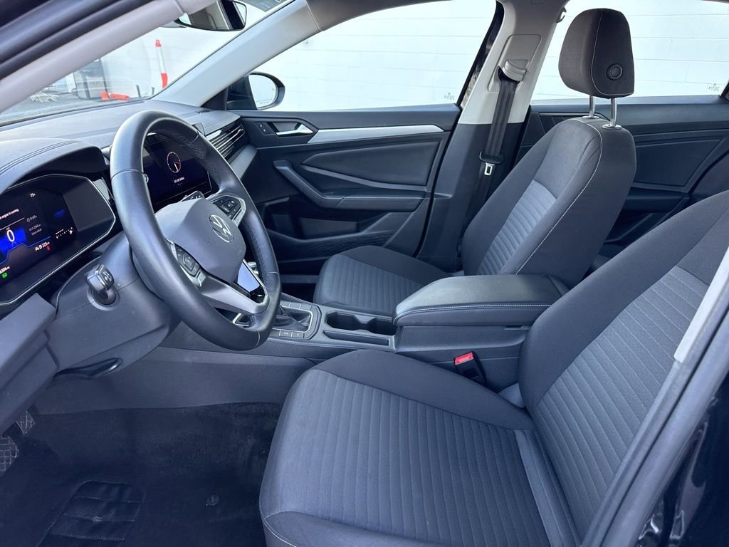 Certified 2025 Volkswagen Jetta S FWD image 17