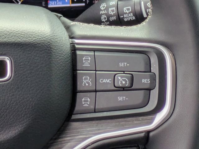 Used 2024 Jeep Wagoneer L Series II w/ Flexible Seating Group RWD image 19