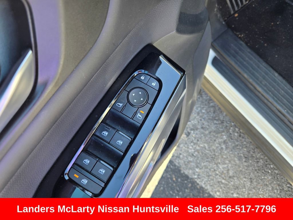 Used 2022 Nissan Pathfinder SL FWD image 23